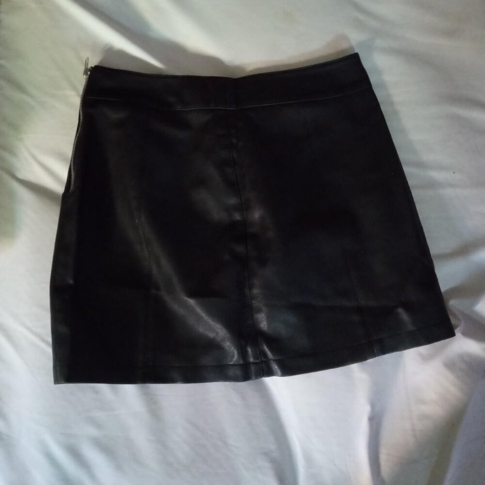 Leather skirt - Picture 2 of 2